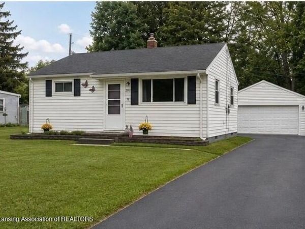 2910 S Catherine Street, Lansing, MI 48911