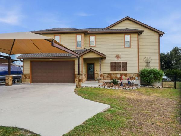866 Artillery Dr, Canyon Lake, TX 78133