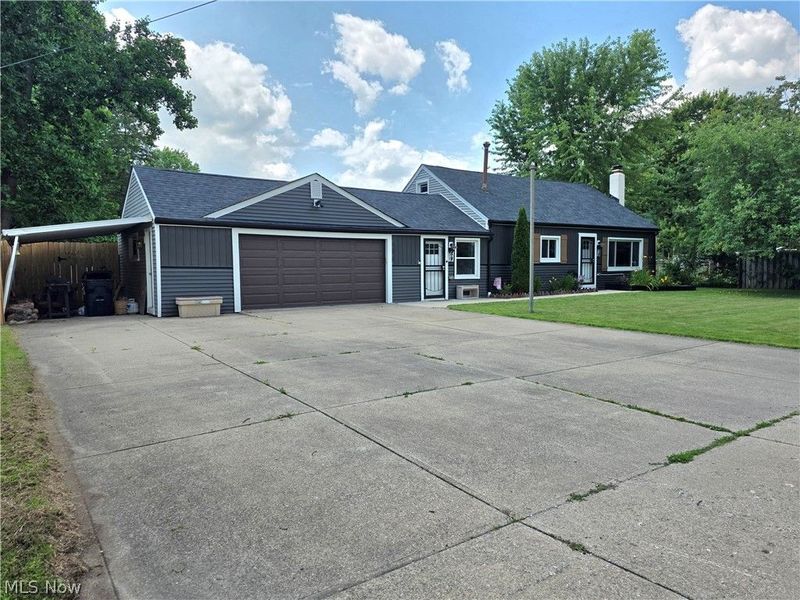 9856 Dupont Drive, Columbia Station, OH 44028 Photo 2