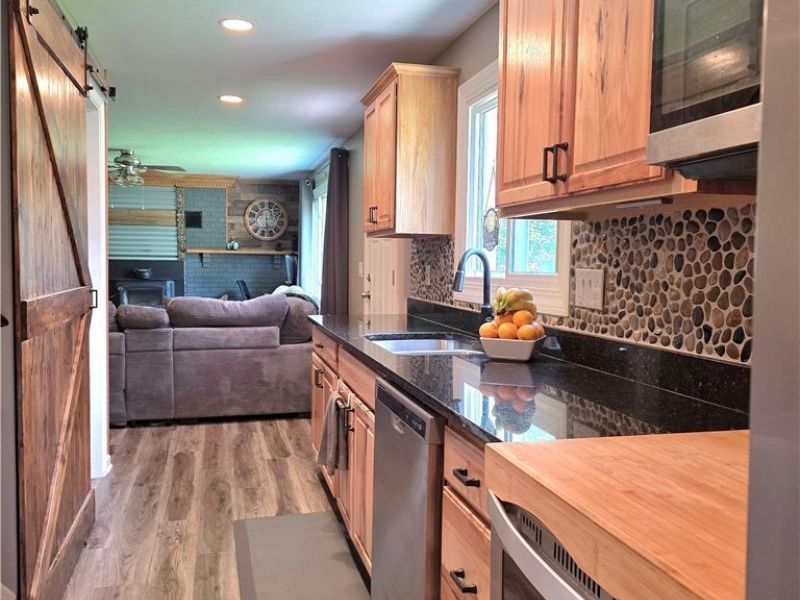 9856 Dupont Drive, Columbia Station, OH 44028 Photo 6