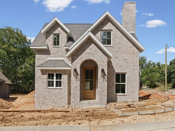 240 E 4th Street , Fayetteville, AR 72701