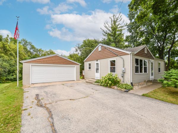 8725 Racine Ave, Norway, WI 53185