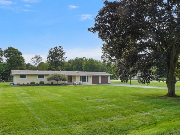 W343N6300 S Bayview Rd, Oconomowoc, WI 53066