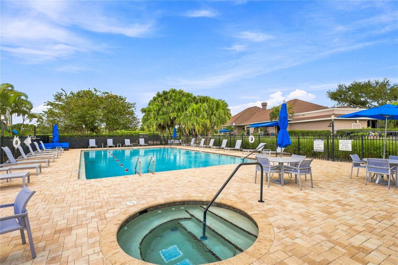 9570 High Gate Drive, Unit 1715, Sarasota, FL 34238 Photo