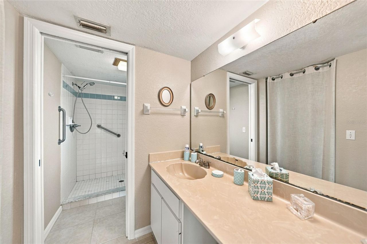 449 Royal Poinciana, Unit 311, Punta Gorda, FL 33955 Photo