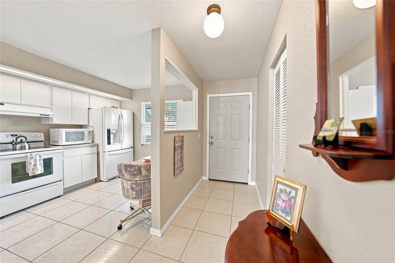 449 Royal Poinciana, Unit 311, Punta Gorda, FL 33955 Photo