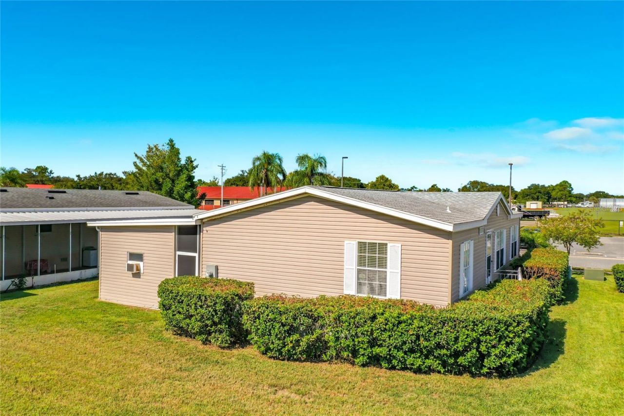 25110 Alamanda Dr , Astatula, FL 34705 Photo