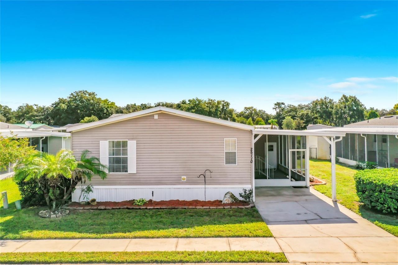 25110 Alamanda Dr , Astatula, FL 34705 Photo