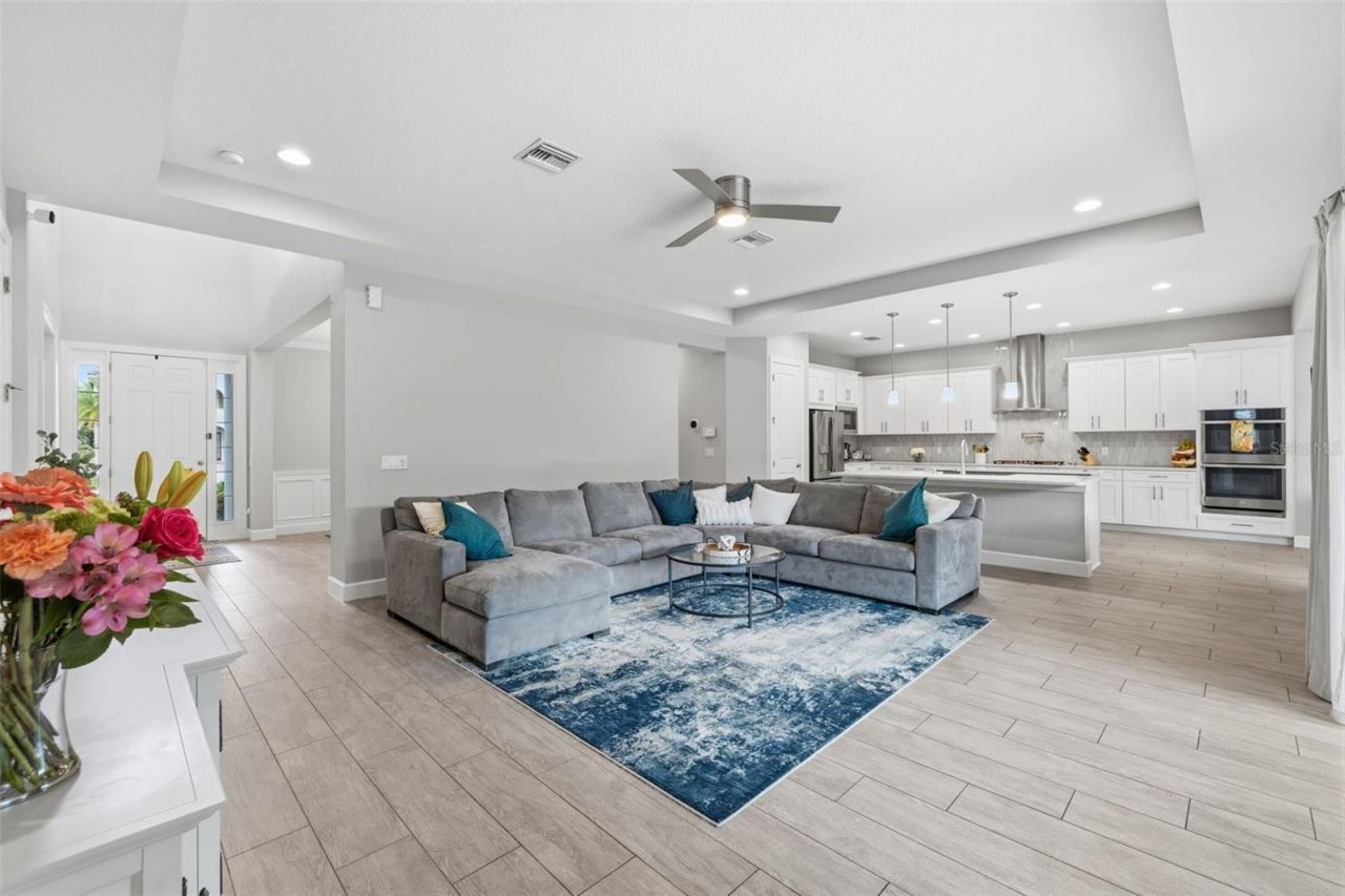 18615 Rue Beauvais, Lutz, FL 33558 Photo