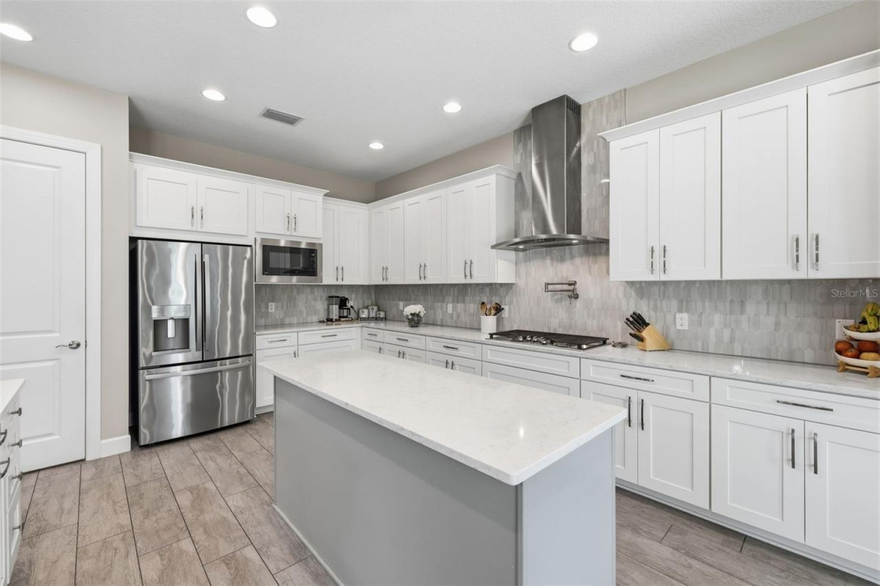 18615 Rue Beauvais, Lutz, FL 33558 Photo