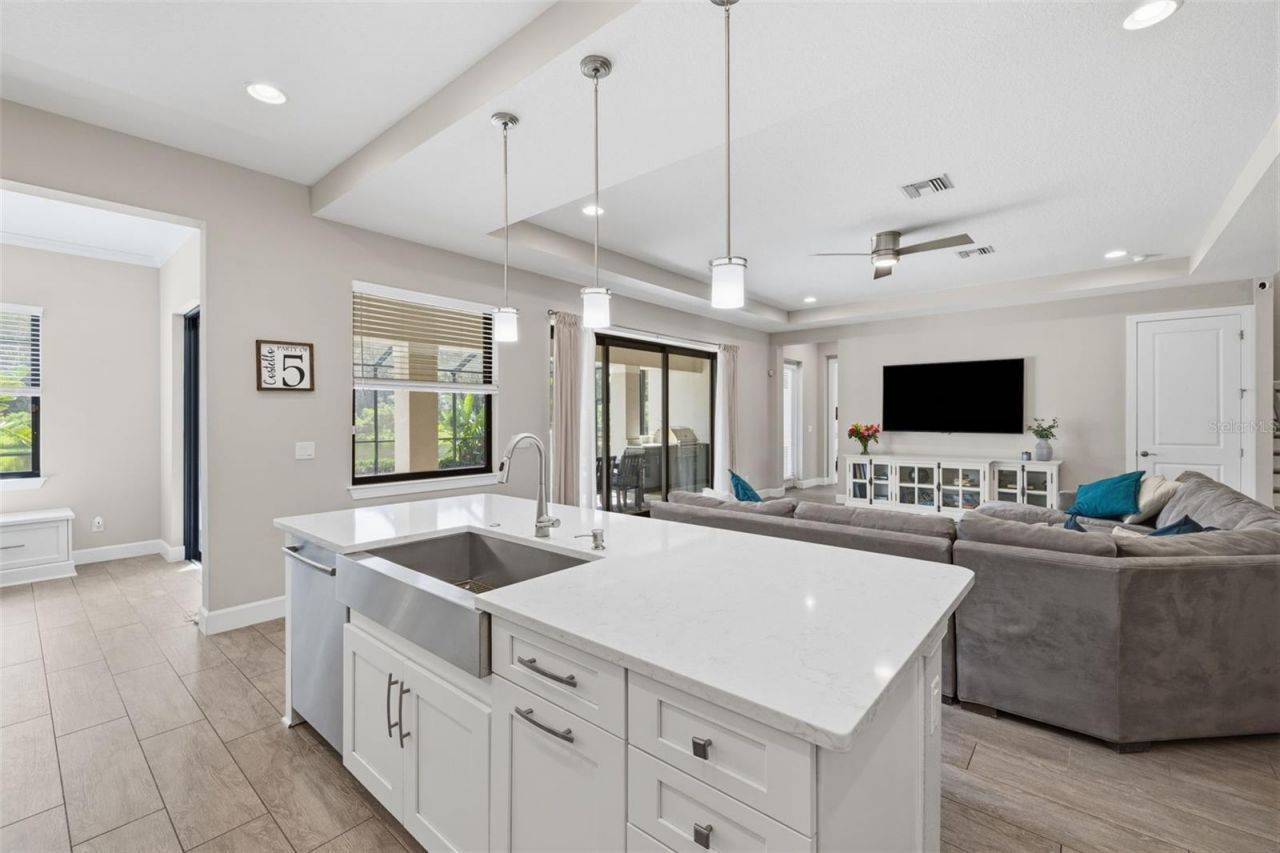 18615 Rue Beauvais, Lutz, FL 33558 Photo