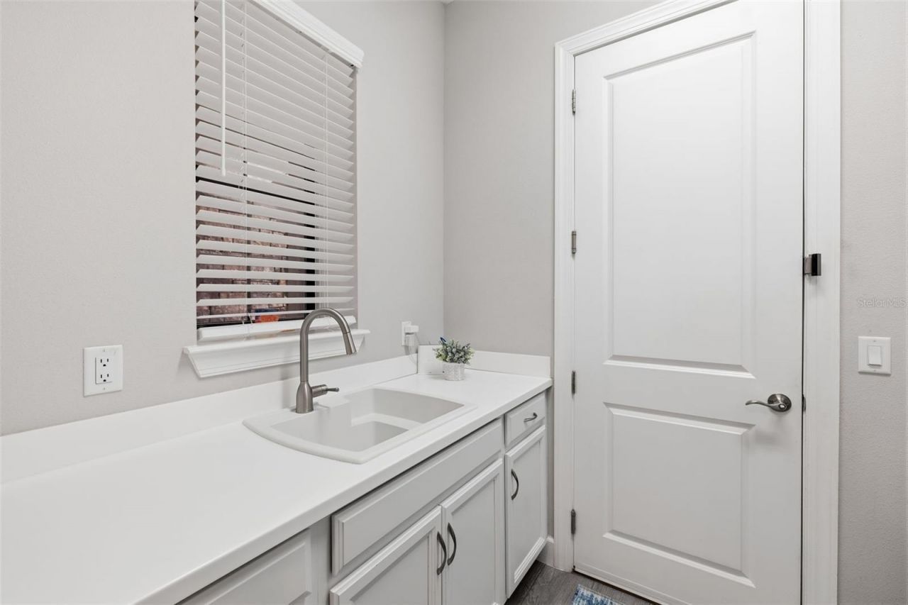 18615 Rue Beauvais, Lutz, FL 33558 Photo