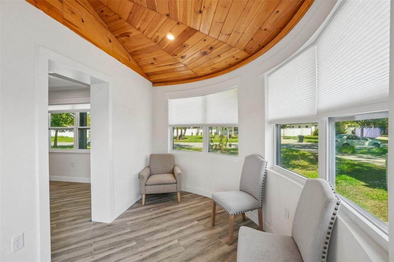 1810 Maryland Avenue Ne, Saint Petersburg, FL 33703 Photo