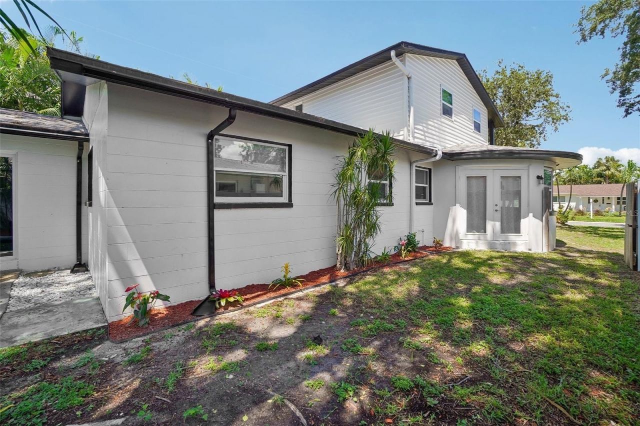 1810 Maryland Avenue Ne, Saint Petersburg, FL 33703 Photo