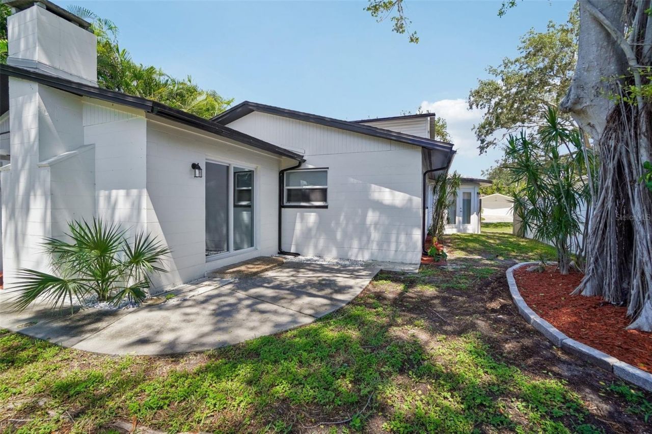 1810 Maryland Avenue Ne, Saint Petersburg, FL 33703 Photo
