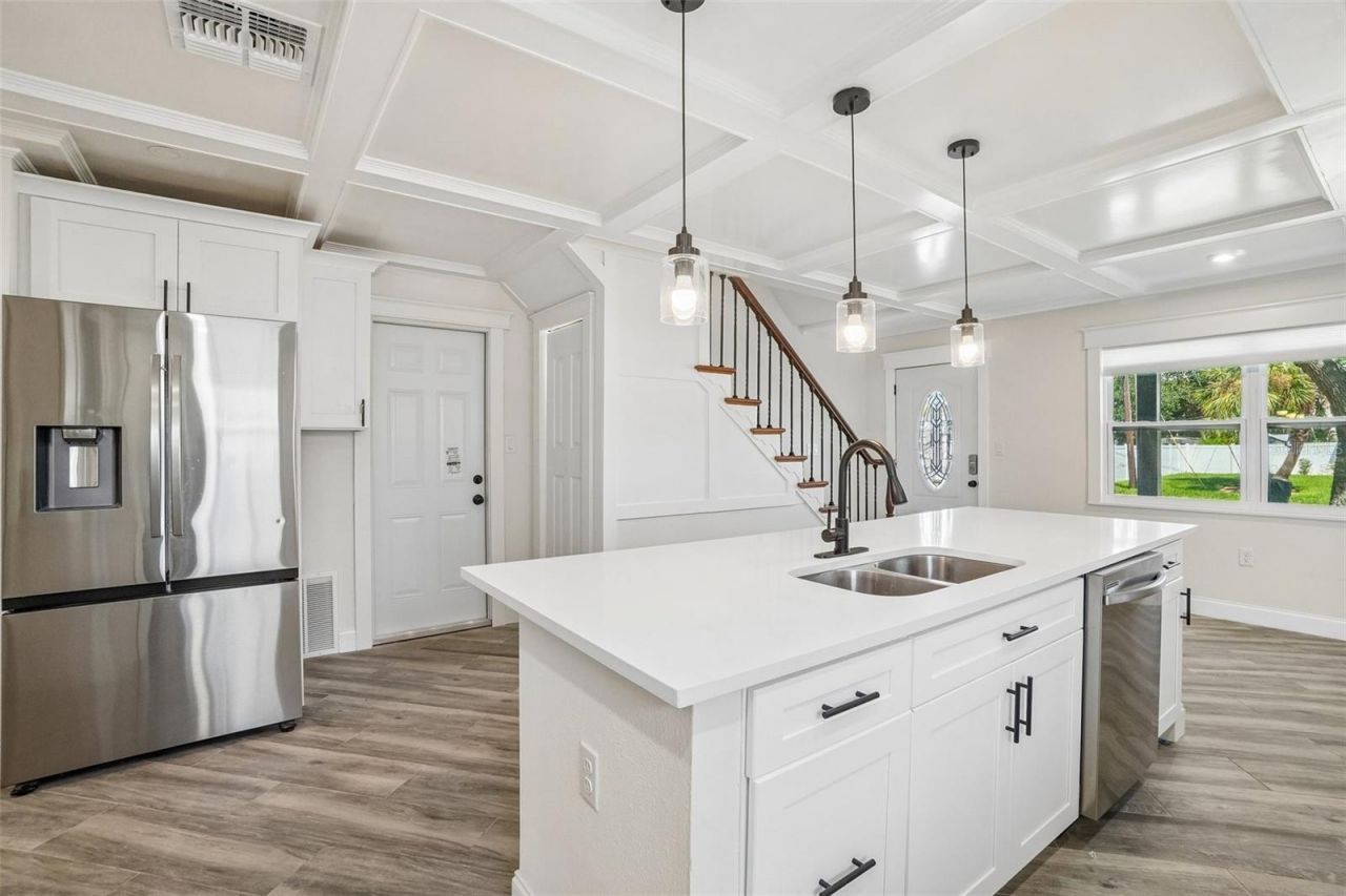 1810 Maryland Avenue Ne, Saint Petersburg, FL 33703 Photo
