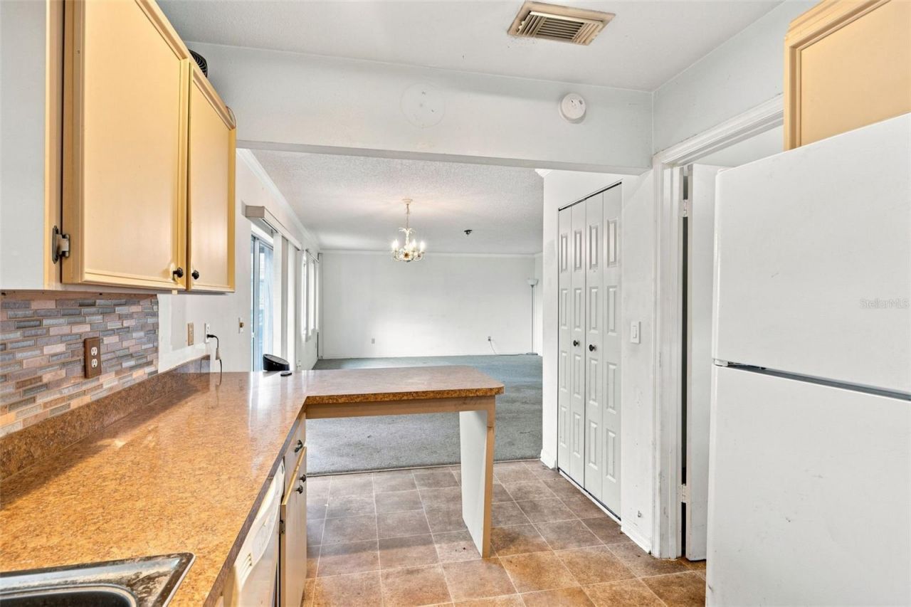 2202 Highclere Circle , Unit 2202, Sun City Center, FL 33573 Photo