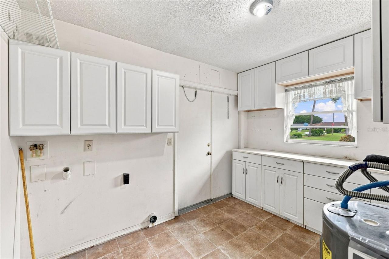 2202 Highclere Circle , Unit 2202, Sun City Center, FL 33573 Photo