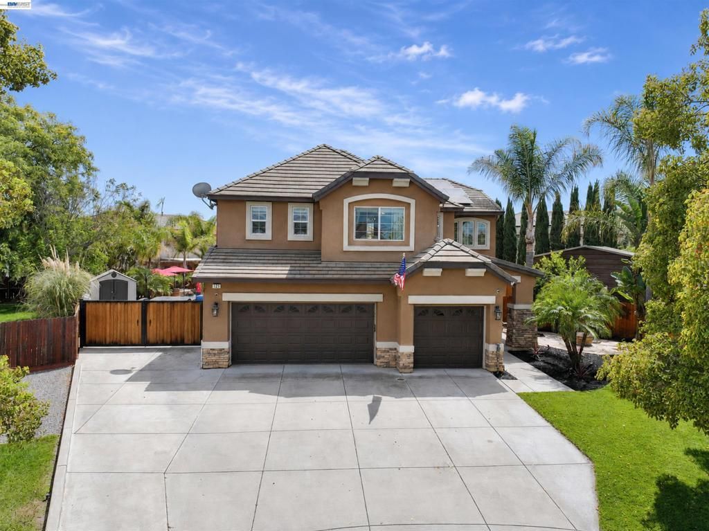 124 Tennyson Ct, Discovery Bay, CA 94505 Main Photo
