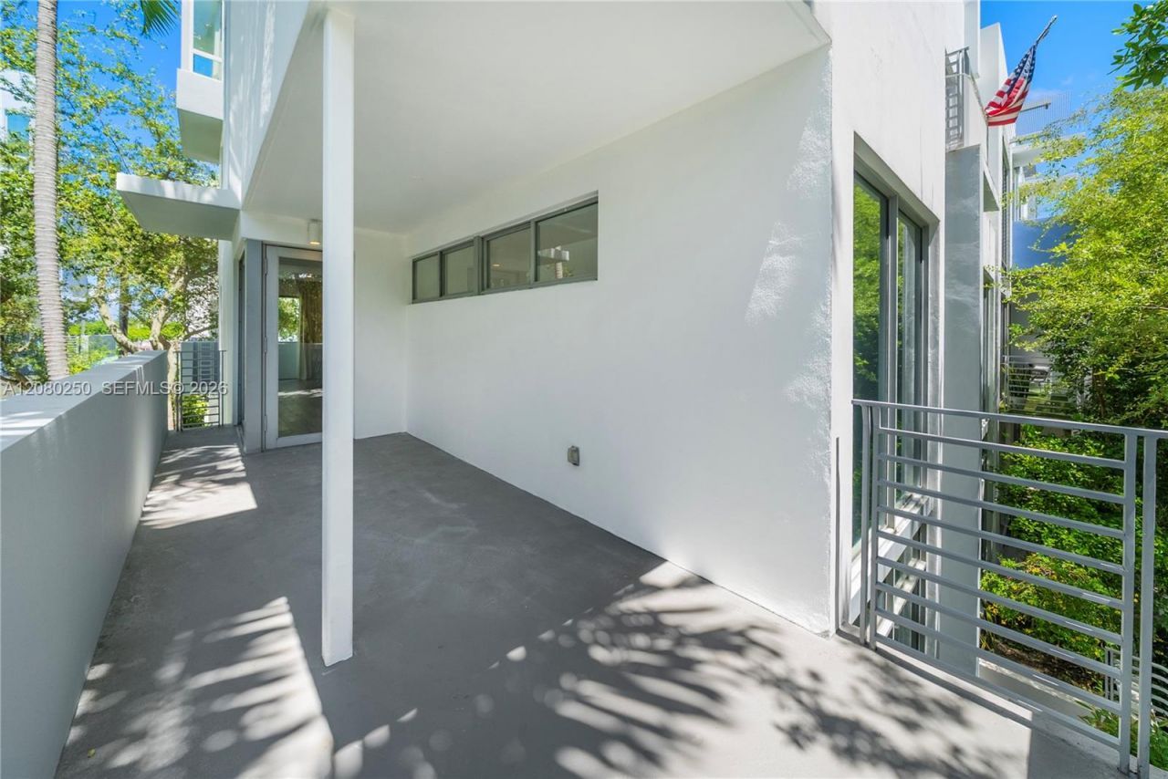 179 N Shore Dr, Unit 179-6, Miami Beach, FL 33141 Photo