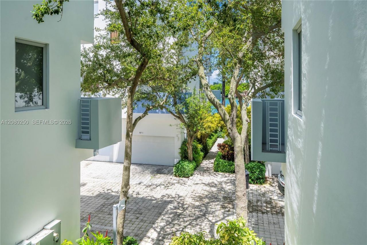 179 N Shore Dr, Unit 179-6, Miami Beach, FL 33141 Photo