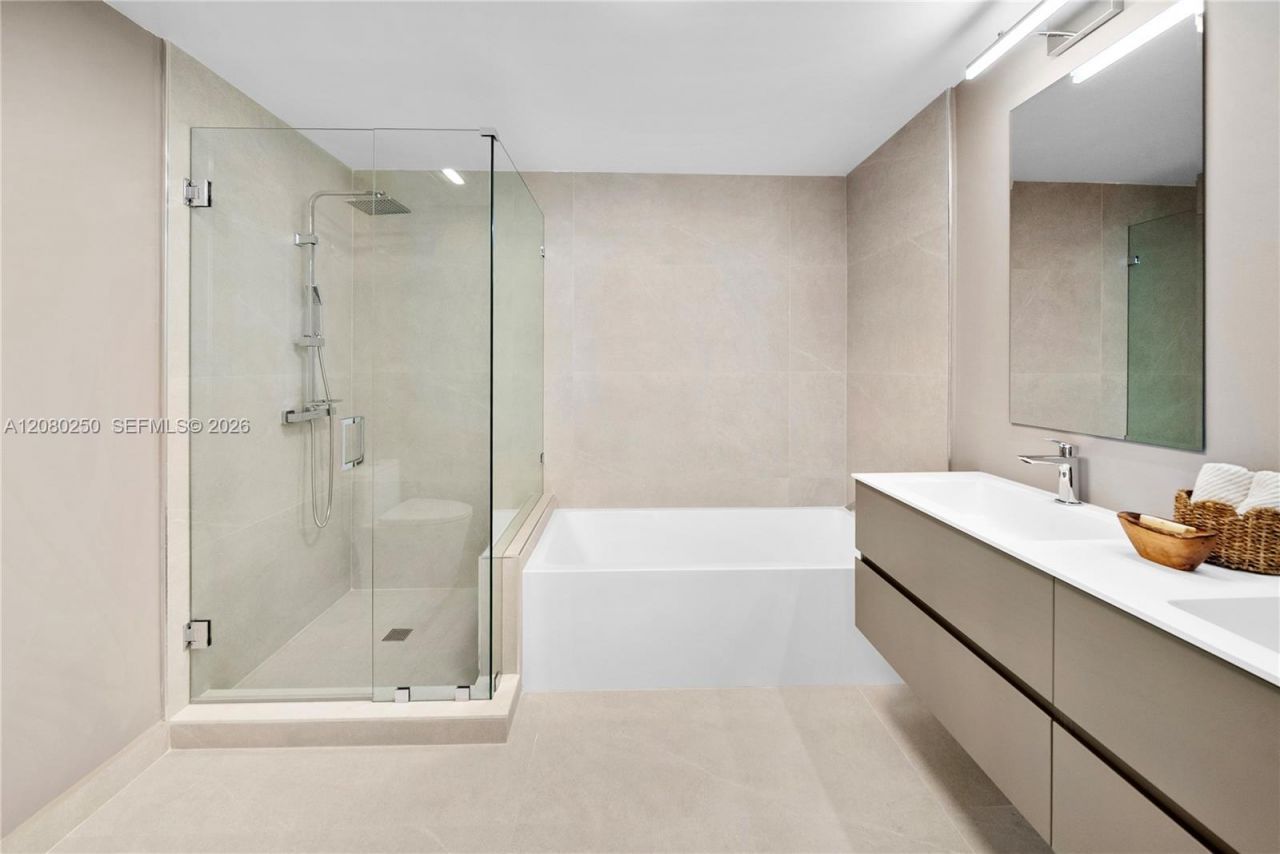 179 N Shore Dr, Unit 179-6, Miami Beach, FL 33141 Photo