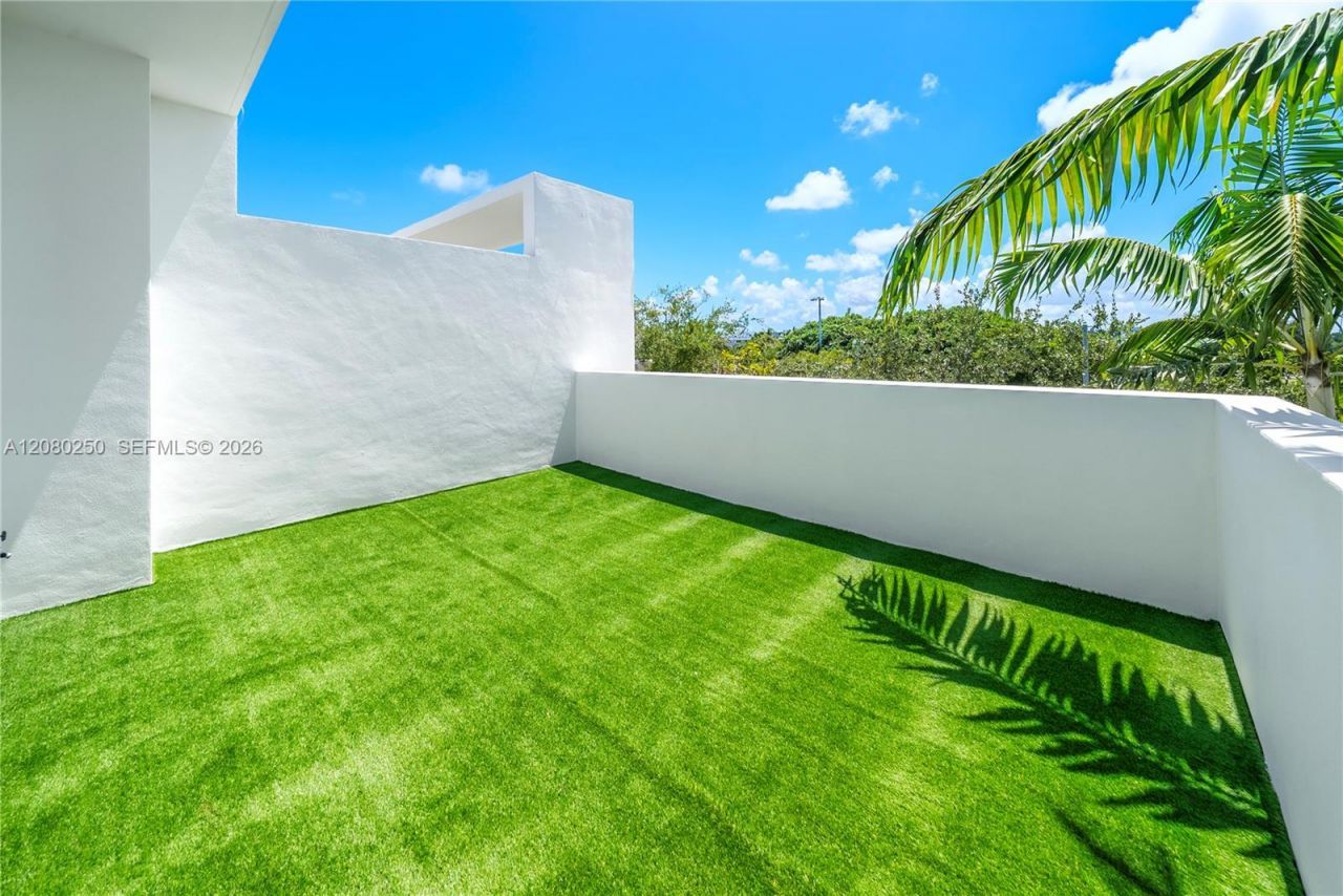 179 N Shore Dr, Unit 179-6, Miami Beach, FL 33141 Photo