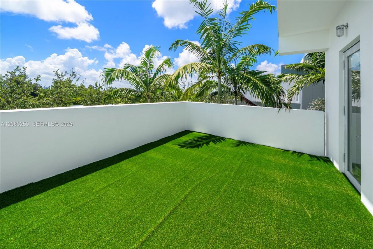 179 N Shore Dr, Unit 179-6, Miami Beach, FL 33141 Photo