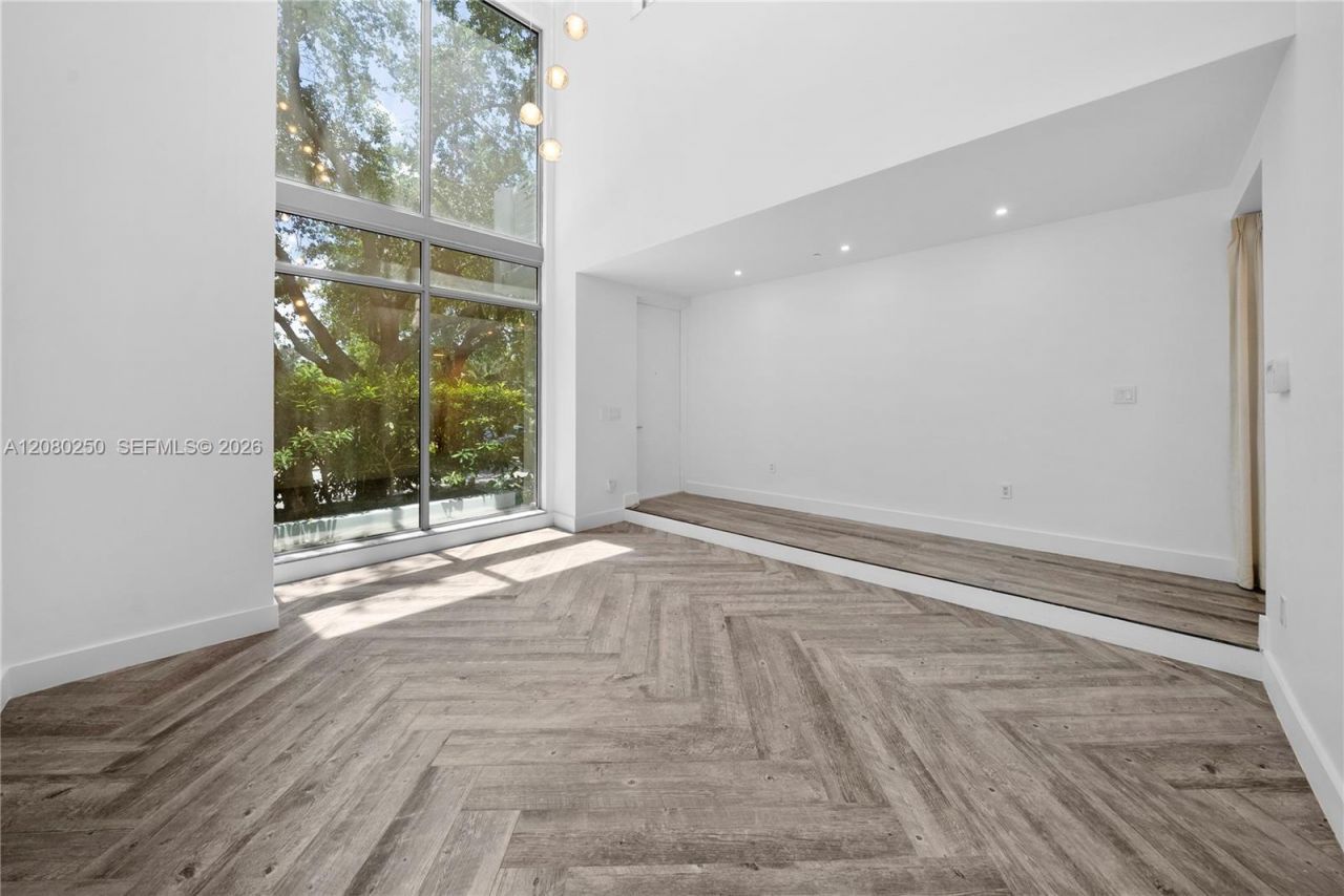179 N Shore Dr, Unit 179-6, Miami Beach, FL 33141 Photo