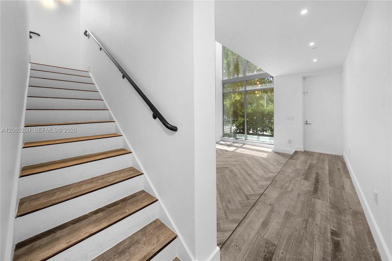 179 N Shore Dr, Unit 179-6, Miami Beach, FL 33141 Photo