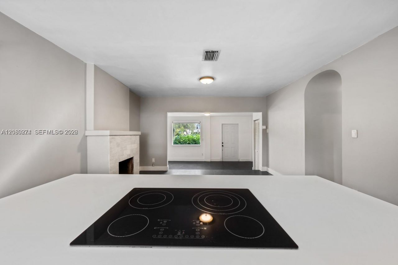 534 NW 50th St , Unit A, Miami, FL 33127 Photo