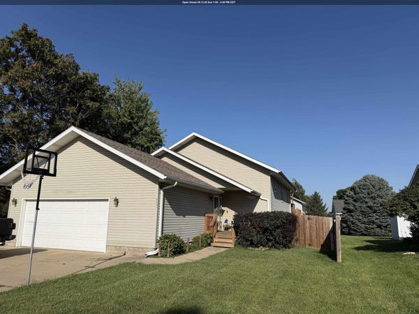 608 1/2 Lakeshore Drive, McCook Lake, SD 57049