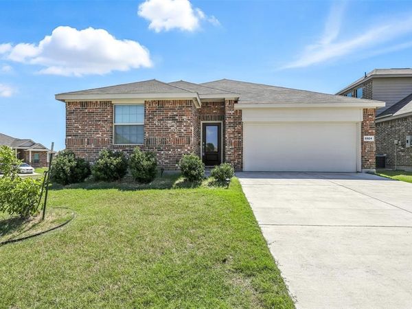6924 Waterloo Lane, Fort Worth, TX 76179
