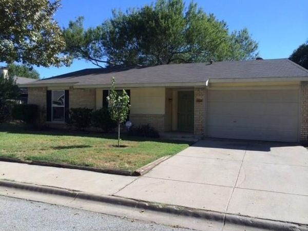 5312 Queens Court, Lake Dallas, TX 75065