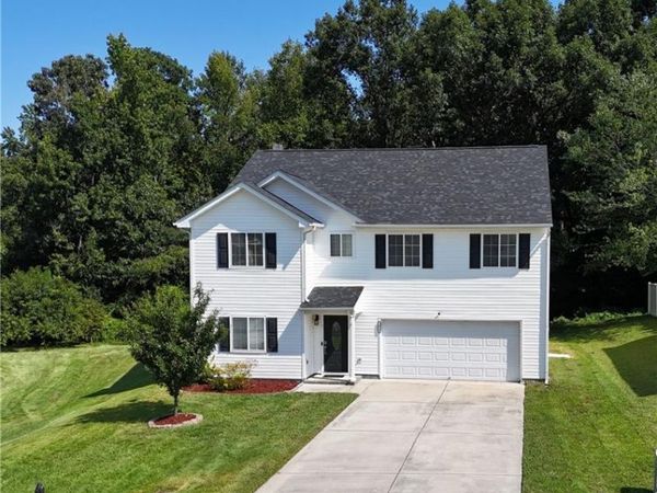 1015 Cayley Court , High Point, NC 27260