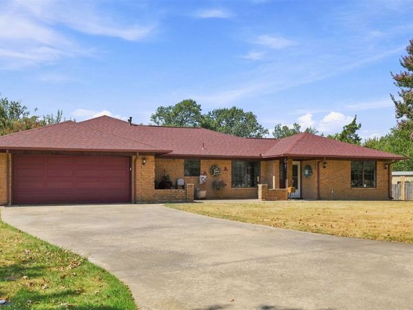 1925 Parkway , Durant, OK 74701