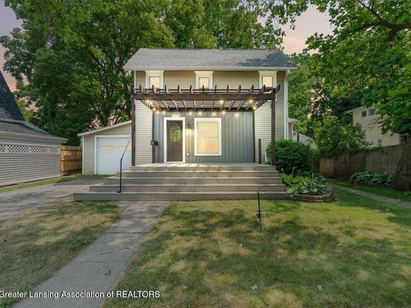 236 W Lincoln Street, Grand Ledge, MI 48837