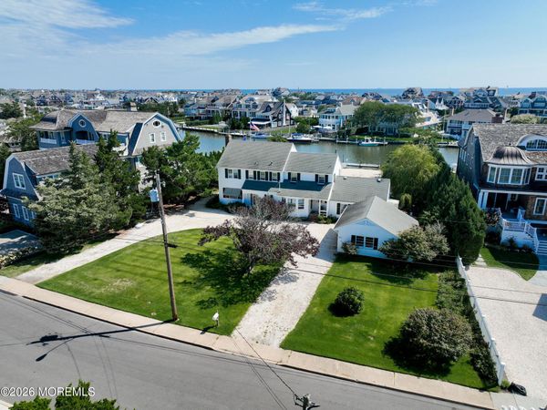 961 Lagoon Lane S, Mantoloking, NJ 08738