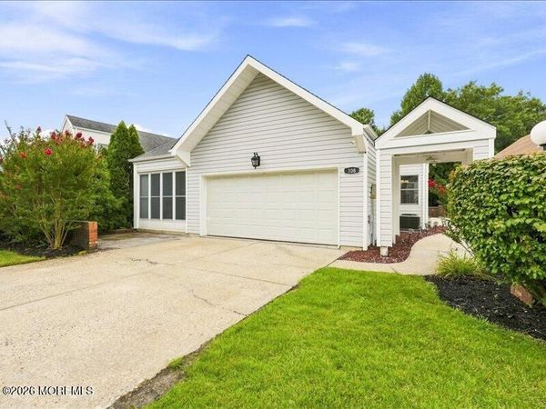 108 Longwood Drive, Manahawkin, NJ 08050
