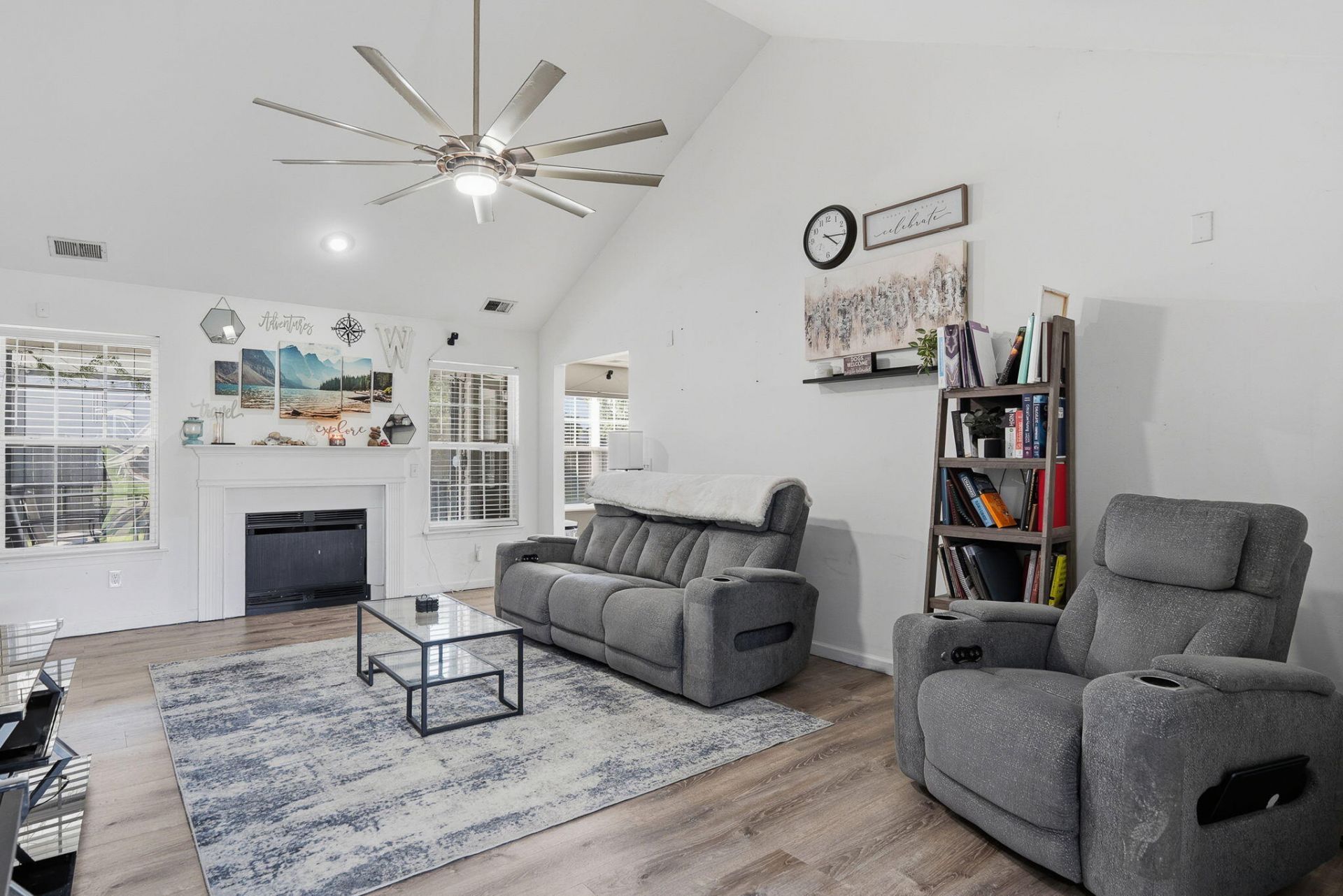 307 Springdale Court Photo 5