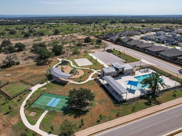 121 Plumbago LN, Marble Falls, TX 78654