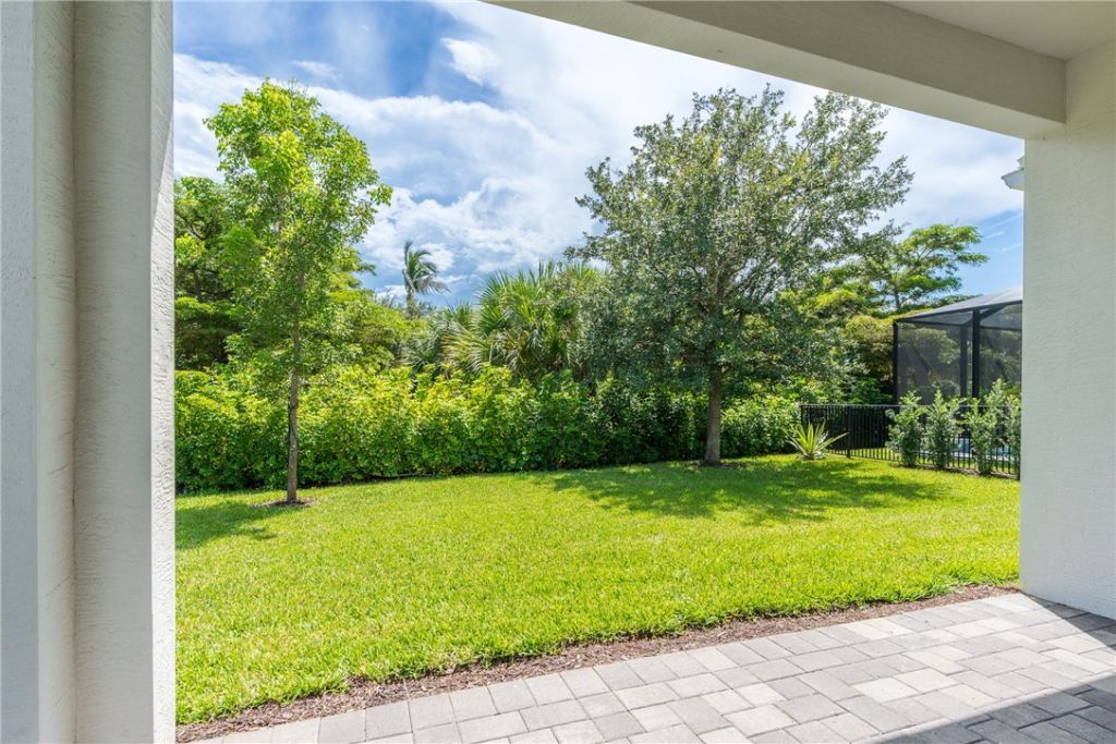 2173 Falls Manor, Vero Beach, FL 32967 Photo