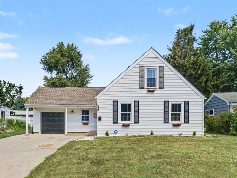 110 Shumaker Drive, Bellevue, OH 44811 Photo 2
