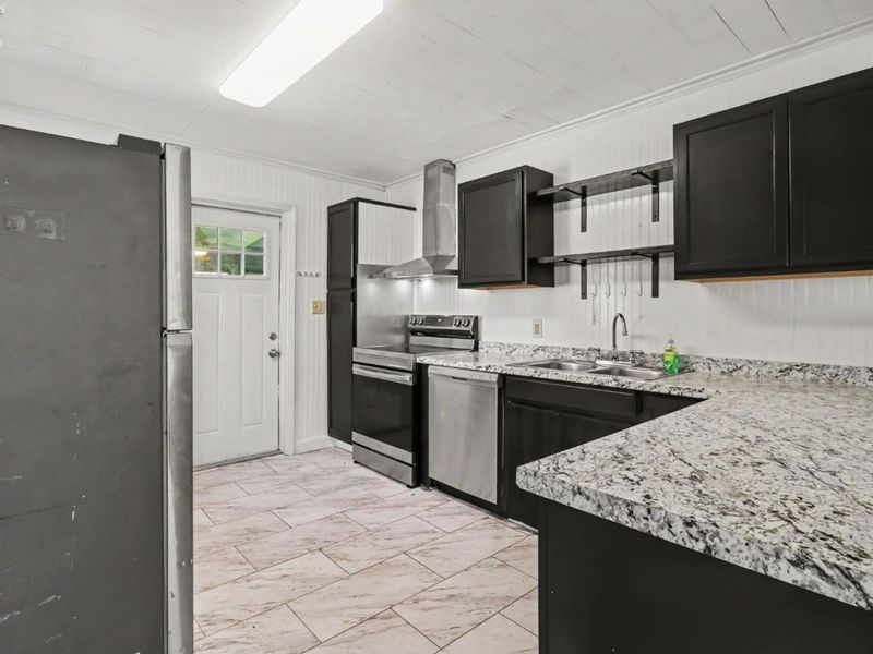 110 Shumaker Drive, Bellevue, OH 44811 Photo 7
