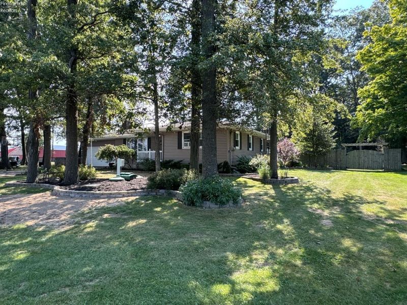 5685 Young Road, Bellevue, OH 44811 Photo 40