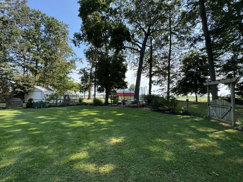 5685 Young Road, Bellevue, OH 44811 Photo 52