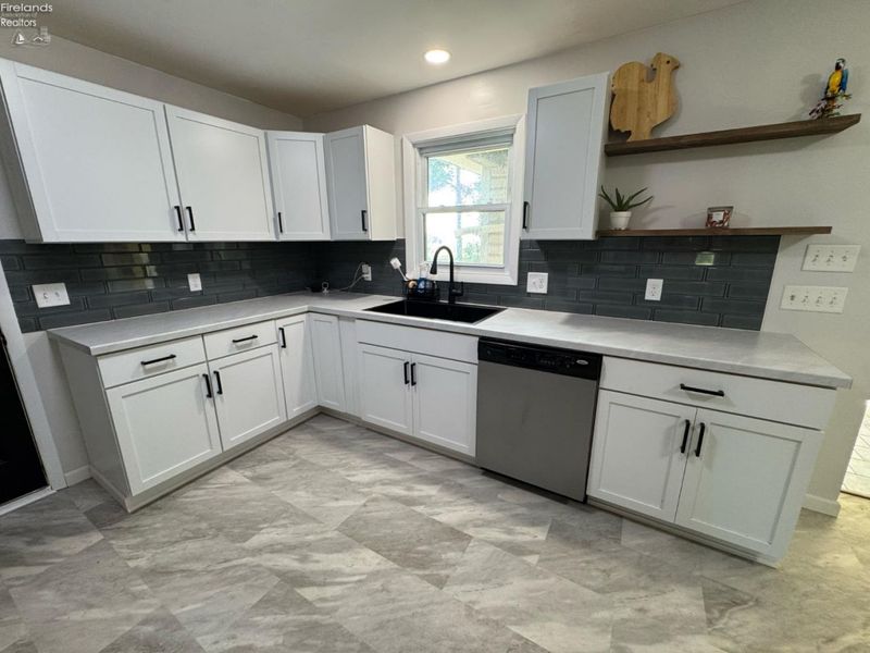 5685 Young Road, Bellevue, OH 44811 Photo 6