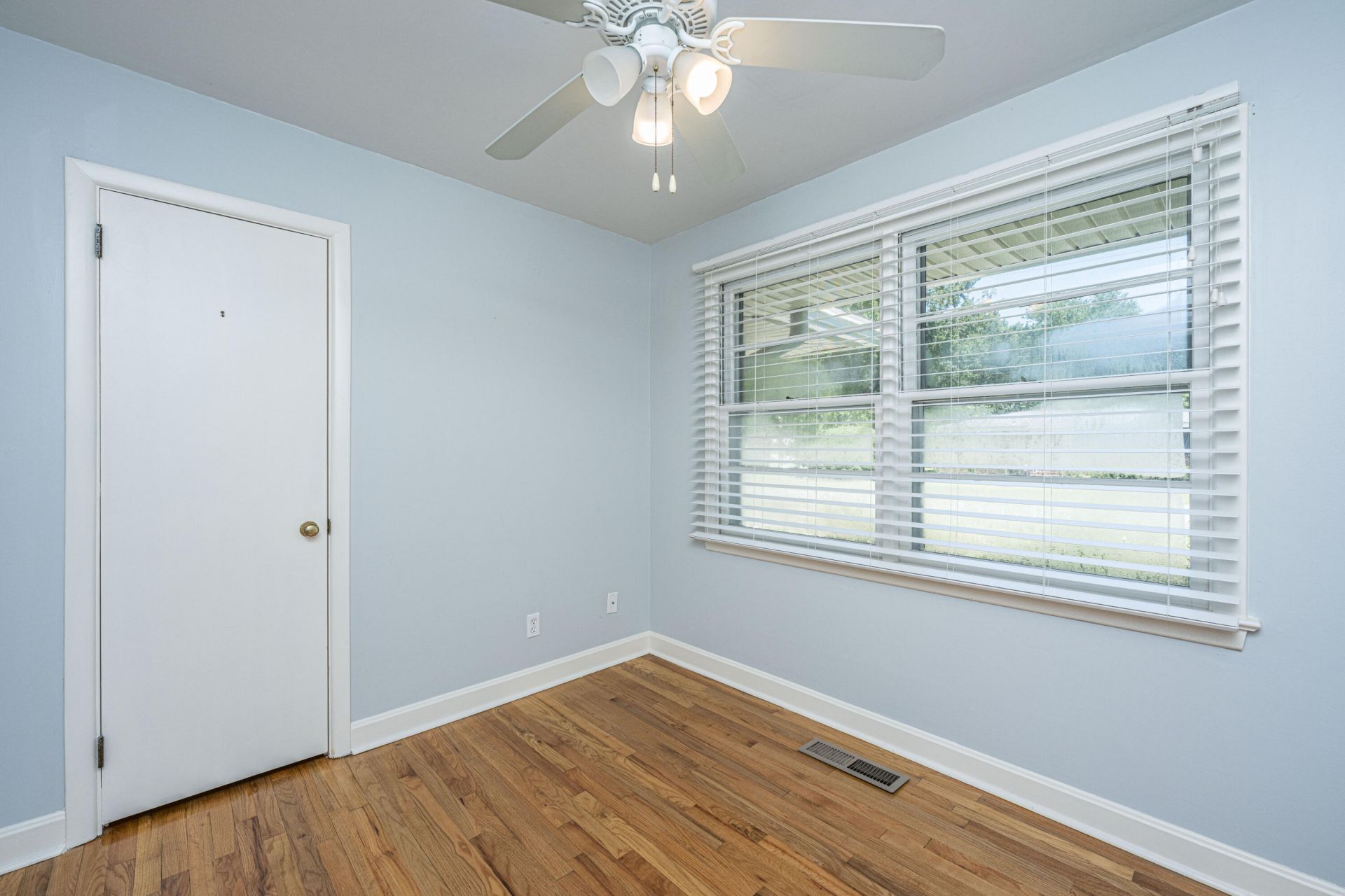 2645 Mona Avenue Photo 21
