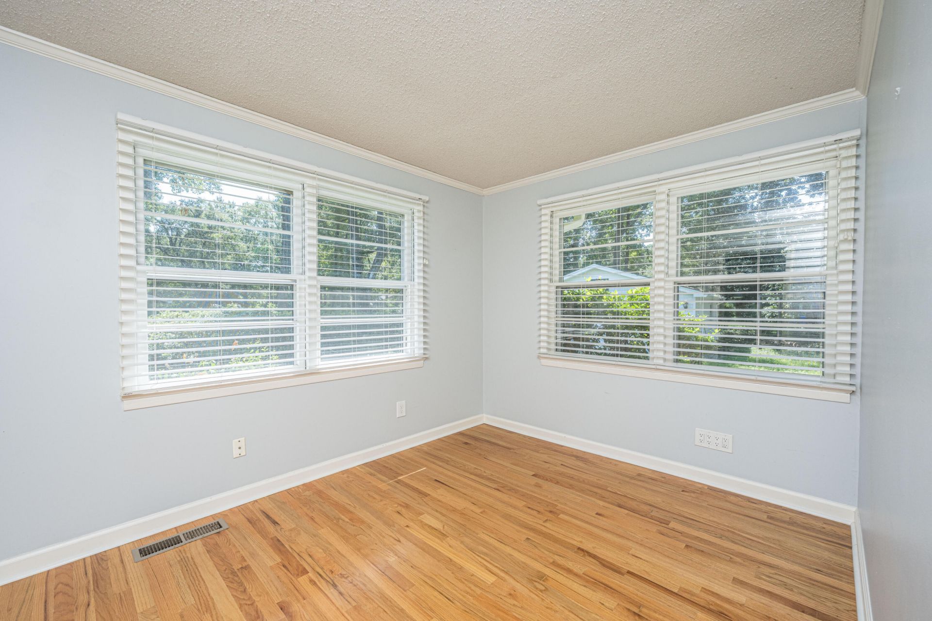 2645 Mona Avenue Photo 23