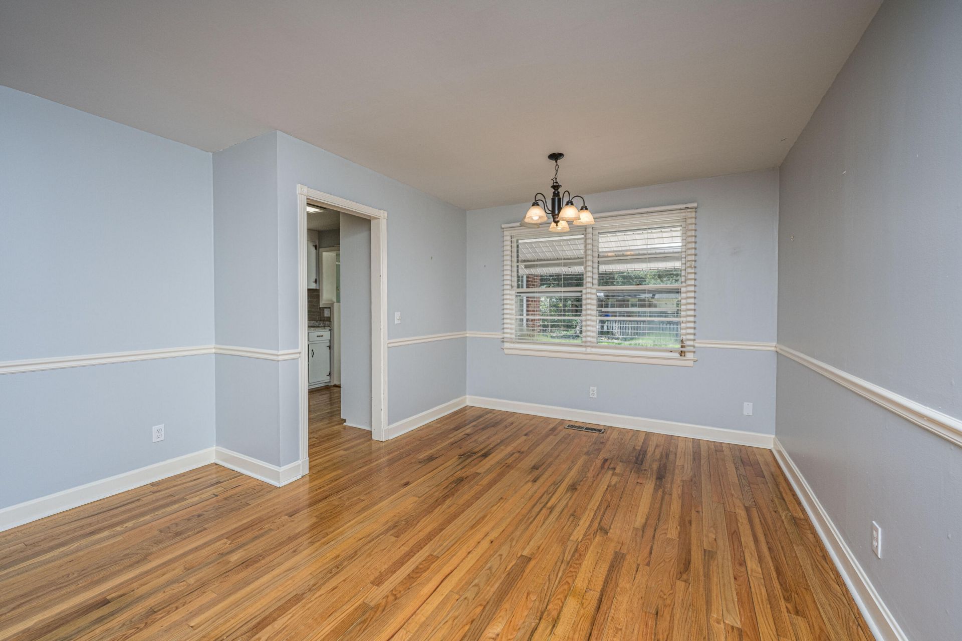 2645 Mona Avenue Photo 7